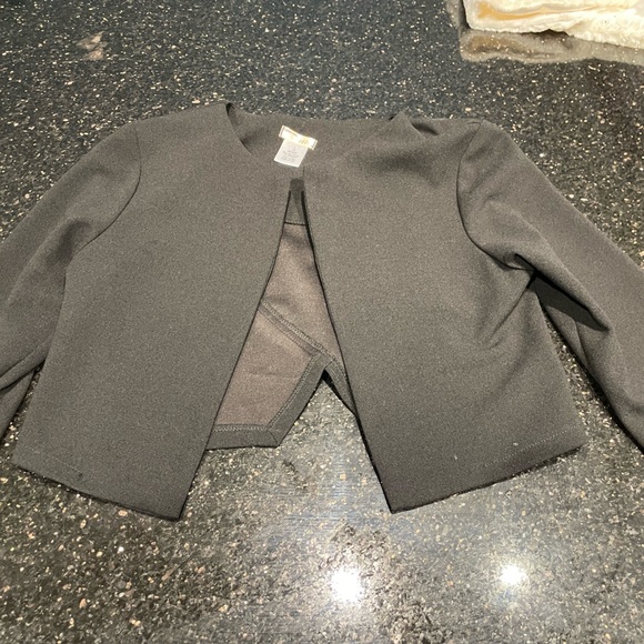 Two cute ‘fancy’ shrugs for dresses.  Black and white with gold specked. - Picture 5 of 5